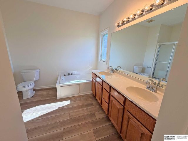 6815 S 164th Circle, Omaha, NE 68135