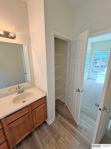 6815 S 164th Circle, Omaha, NE 68135