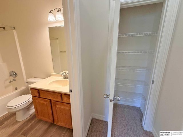 6815 S 164th Circle, Omaha, NE 68135