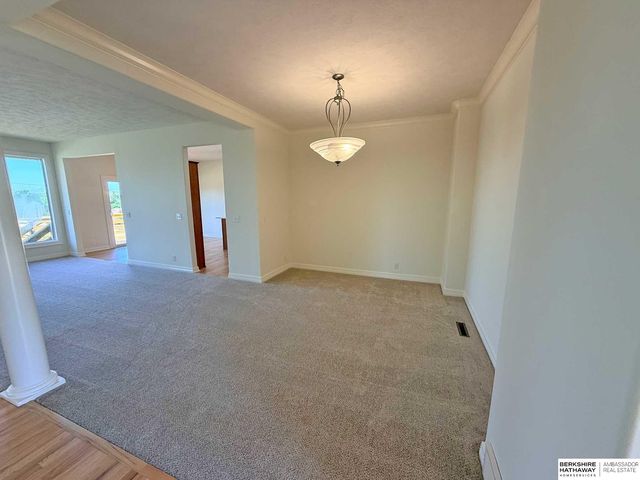 6815 S 164th Circle, Omaha, NE 68135