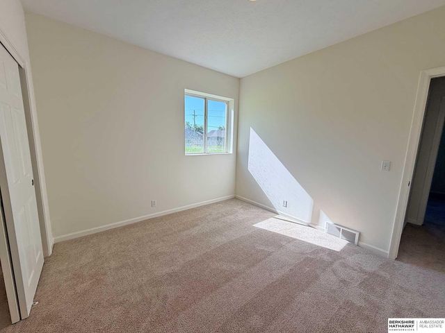 6815 S 164th Circle, Omaha, NE 68135