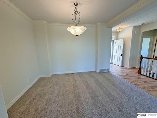 6815 S 164th Circle, Omaha, NE 68135