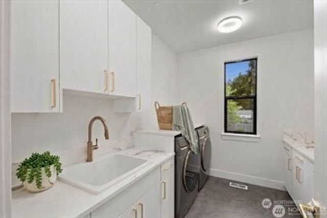 7607 NE 198th Court, Kenmore, WA 98028