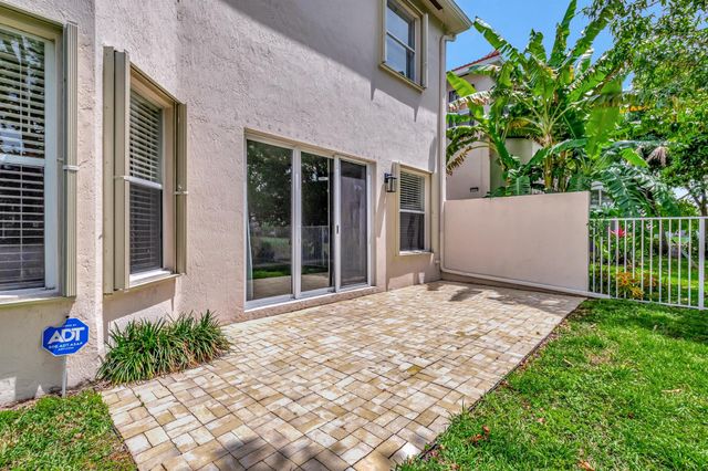 7109 Old Orchard Way, Boynton Beach, FL 33436