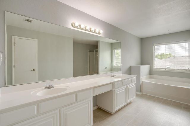 4426 Shady Elm Drive, Mansfield, TX 76063