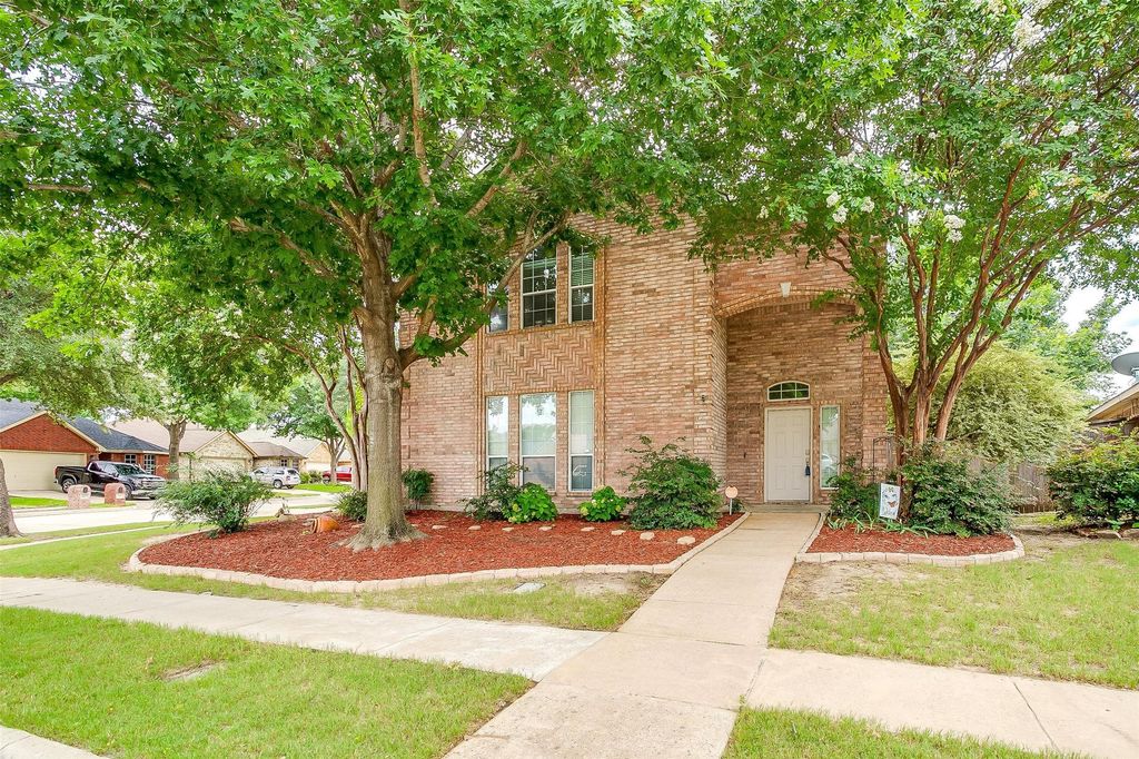 4426 Shady Elm Drive, Mansfield, TX 76063