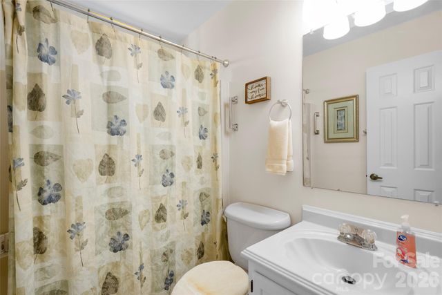 116 Lakeview Court, Brevard, NC 28712