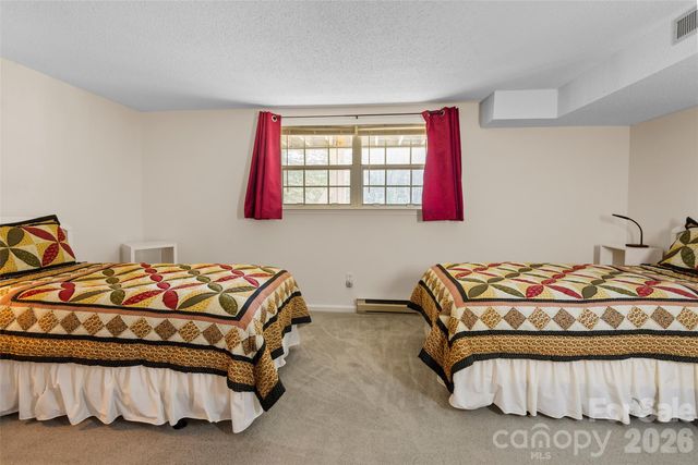 116 Lakeview Court, Brevard, NC 28712