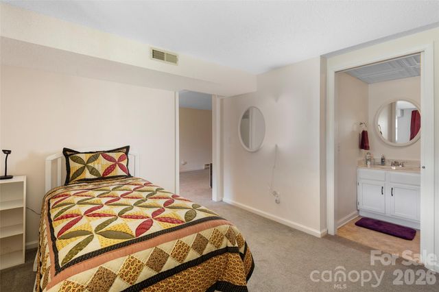 116 Lakeview Court, Brevard, NC 28712