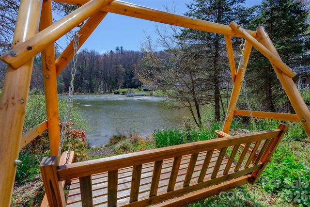 116 Lakeview Court, Brevard, NC 28712