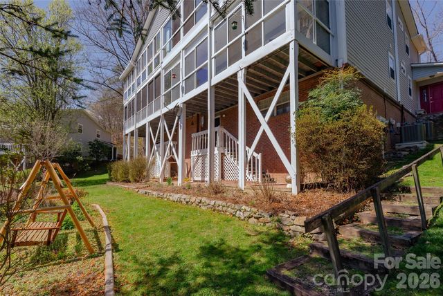 116 Lakeview Court, Brevard, NC 28712