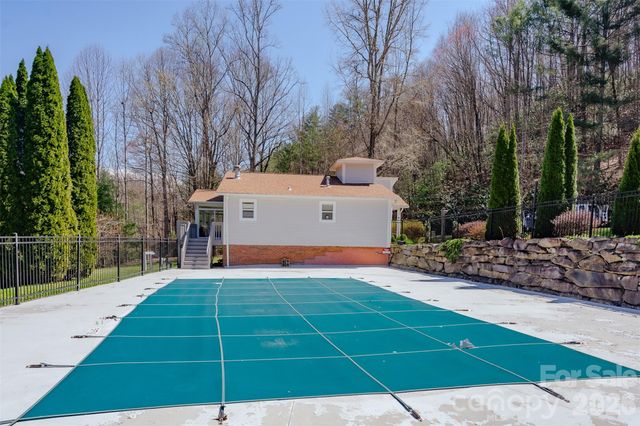 116 Lakeview Court, Brevard, NC 28712