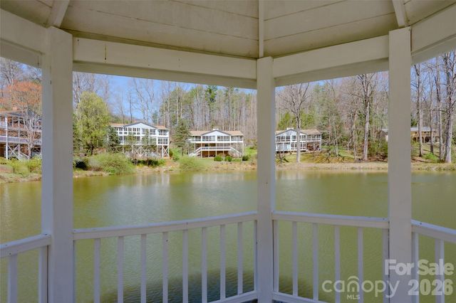 116 Lakeview Court, Brevard, NC 28712