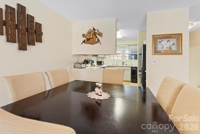 116 Lakeview Court, Brevard, NC 28712