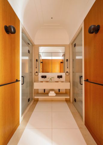 37 W 11TH Street, New York City, NY 10011