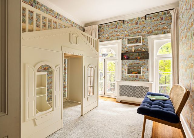 37 W 11TH Street, New York City, NY 10011