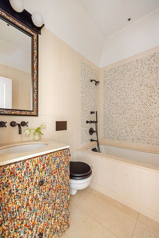 37 W 11TH Street, New York City, NY 10011