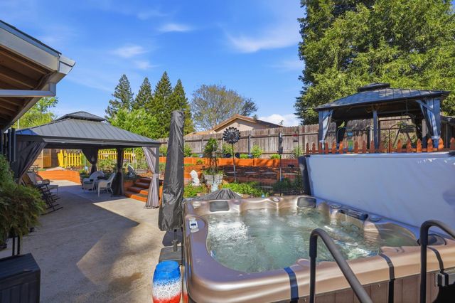 8101 Ramwood Way, Orangevale, CA 95662