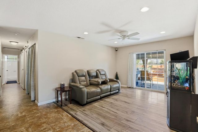 8101 Ramwood Way, Orangevale, CA 95662