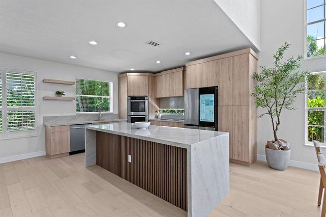 9705 Napoli Woods Lane, Delray Beach, FL 33446