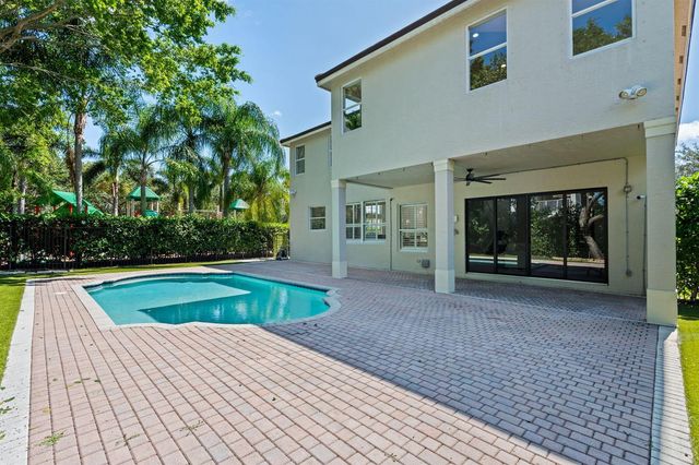 9705 Napoli Woods Lane, Delray Beach, FL 33446