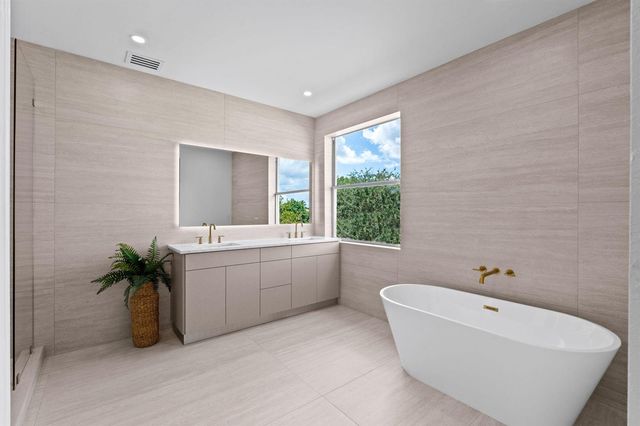 9705 Napoli Woods Lane, Delray Beach, FL 33446