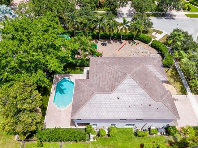 9705 Napoli Woods Lane, Delray Beach, FL 33446