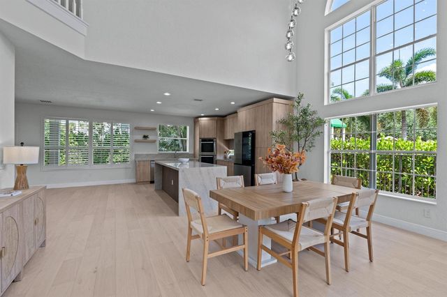 9705 Napoli Woods Lane, Delray Beach, FL 33446