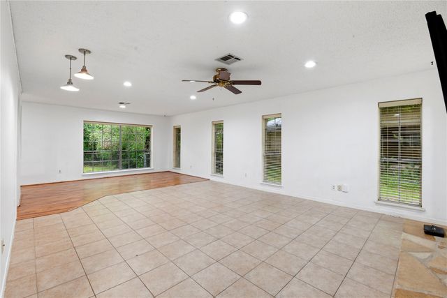 235 Thunderbird Court, Conroe, TX 77304
