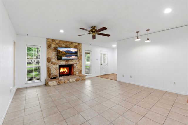 235 Thunderbird Court, Conroe, TX 77304