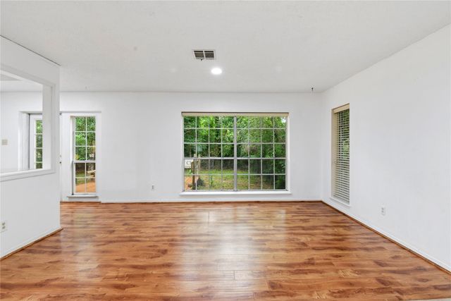 235 Thunderbird Court, Conroe, TX 77304