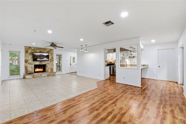 235 Thunderbird Court, Conroe, TX 77304