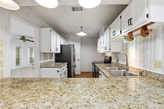 235 Thunderbird Court, Conroe, TX 77304