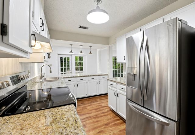 235 Thunderbird Court, Conroe, TX 77304