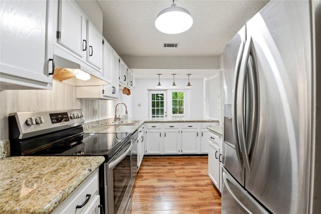 235 Thunderbird Court, Conroe, TX 77304