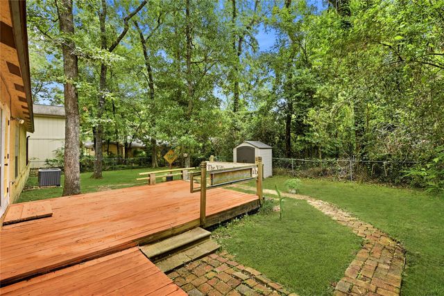 235 Thunderbird Court, Conroe, TX 77304