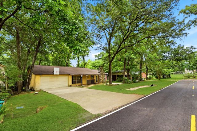235 Thunderbird Court, Conroe, TX 77304