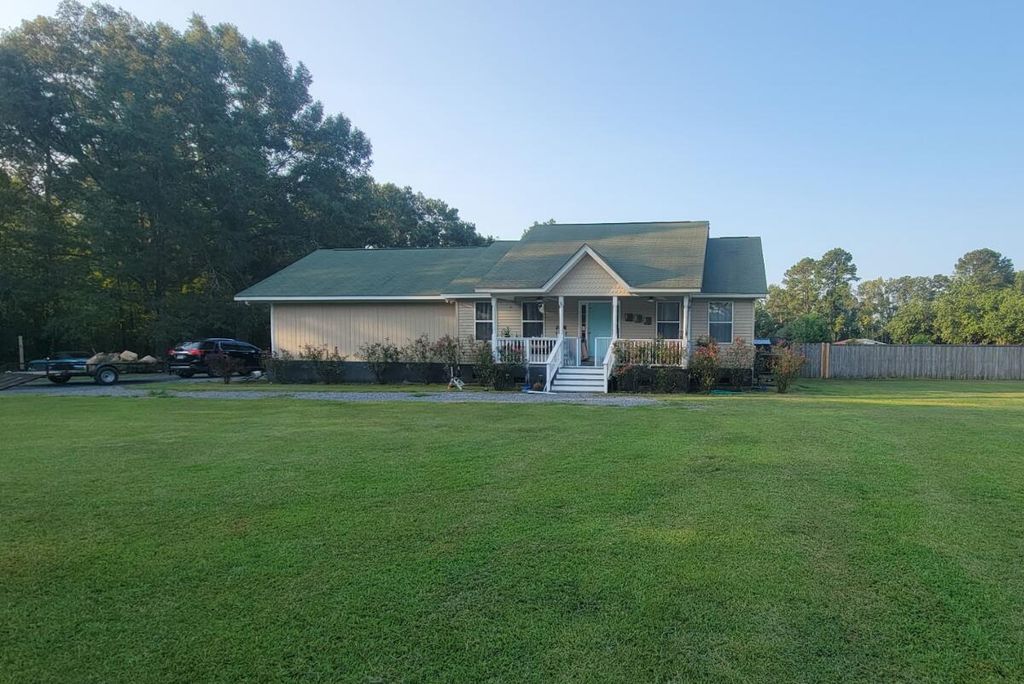 273 Campbell Road, Ridgeville, SC 29472