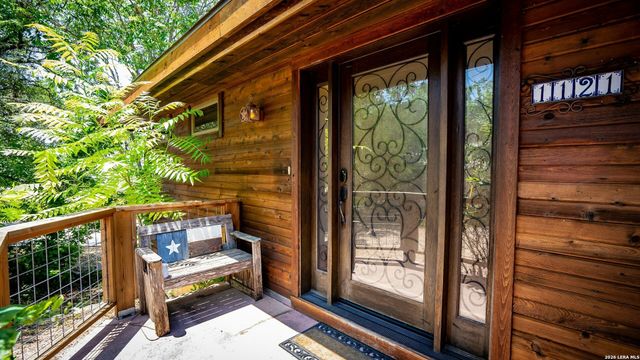 1121 Bradstreet, Canyon Lake, TX 78133