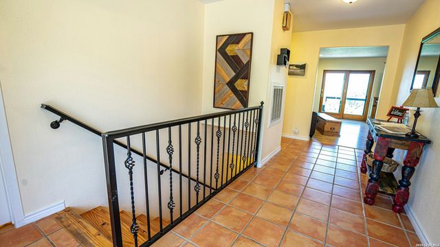 1121 Bradstreet, Canyon Lake, TX 78133