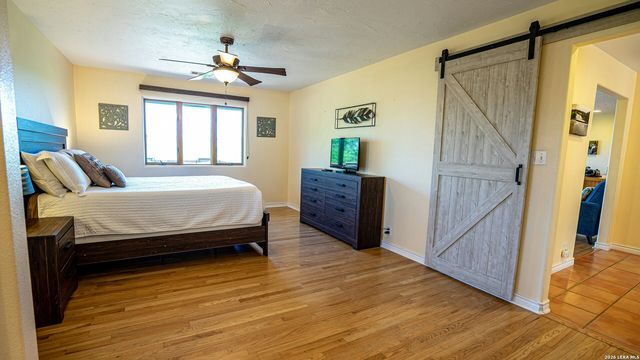 1121 Bradstreet, Canyon Lake, TX 78133