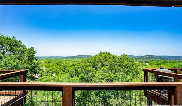 1121 Bradstreet, Canyon Lake, TX 78133