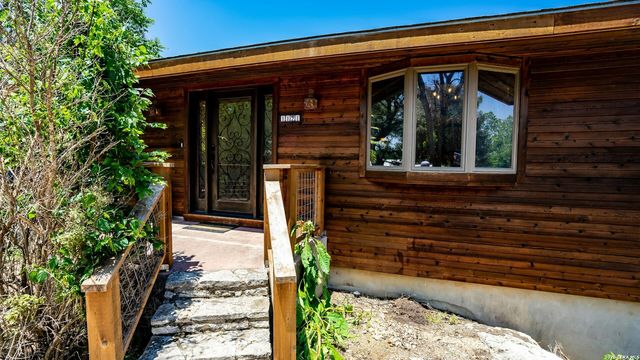 1121 Bradstreet, Canyon Lake, TX 78133