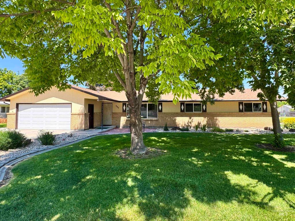 540 W Dakota, Nampa, ID 83686