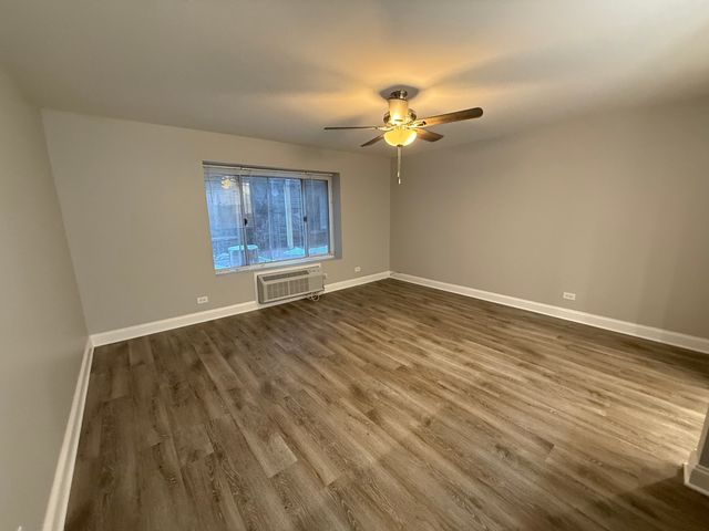 744 W GORDON Terrace 104, Chicago, IL 60613