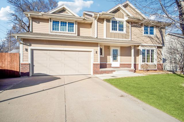 7123 N Valley Drive, Urbandale, IA 50322