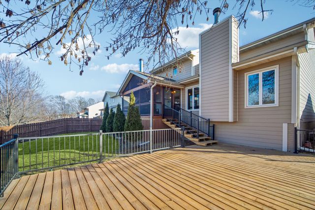 7123 N Valley Drive, Urbandale, IA 50322