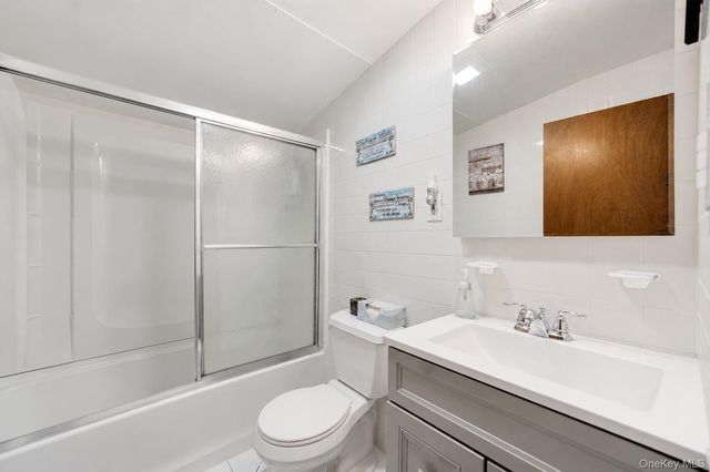 2525 7th Avenue, East Meadow, NY 11554