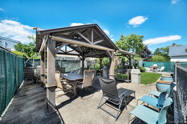2525 7th Avenue, East Meadow, NY 11554
