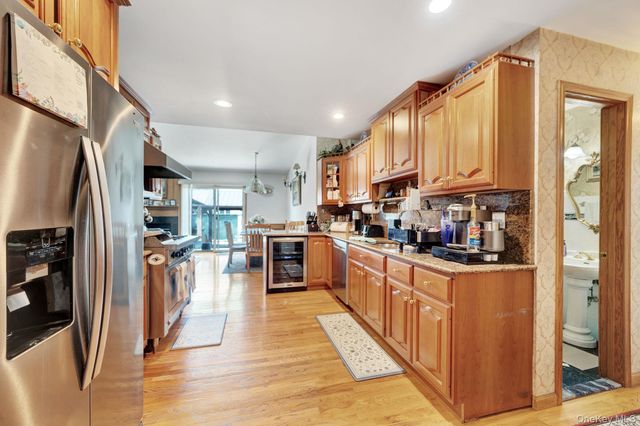 2525 7th Avenue, East Meadow, NY 11554